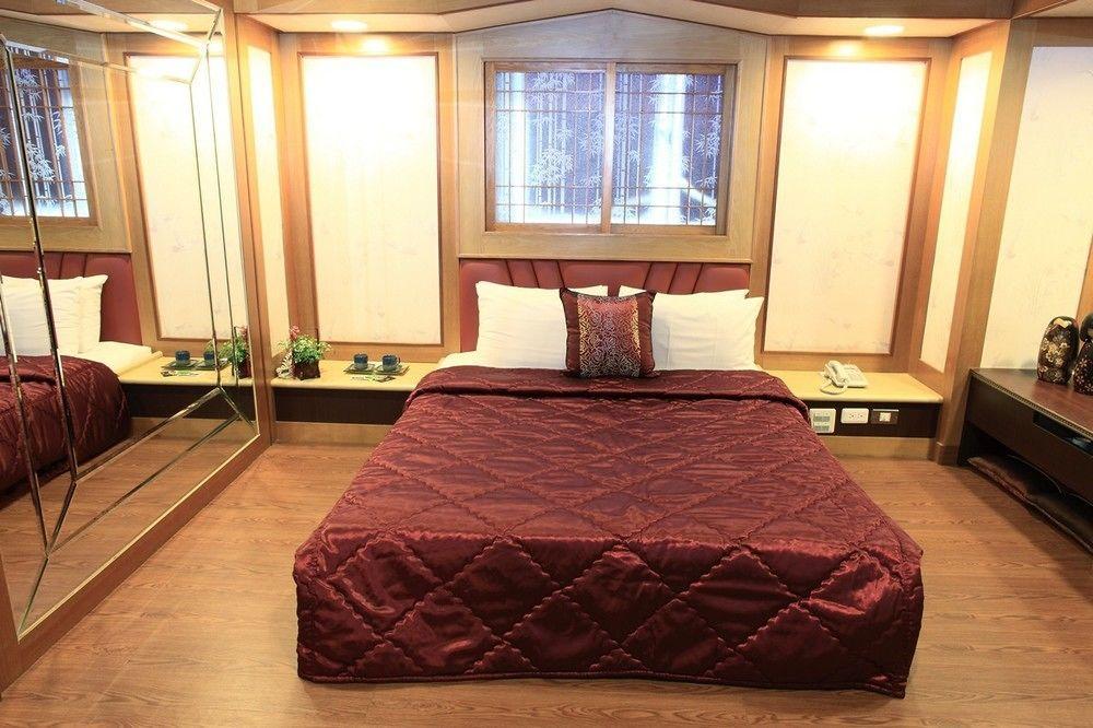 Huahou Hotel เกาสง ภายนอก รูปภาพ