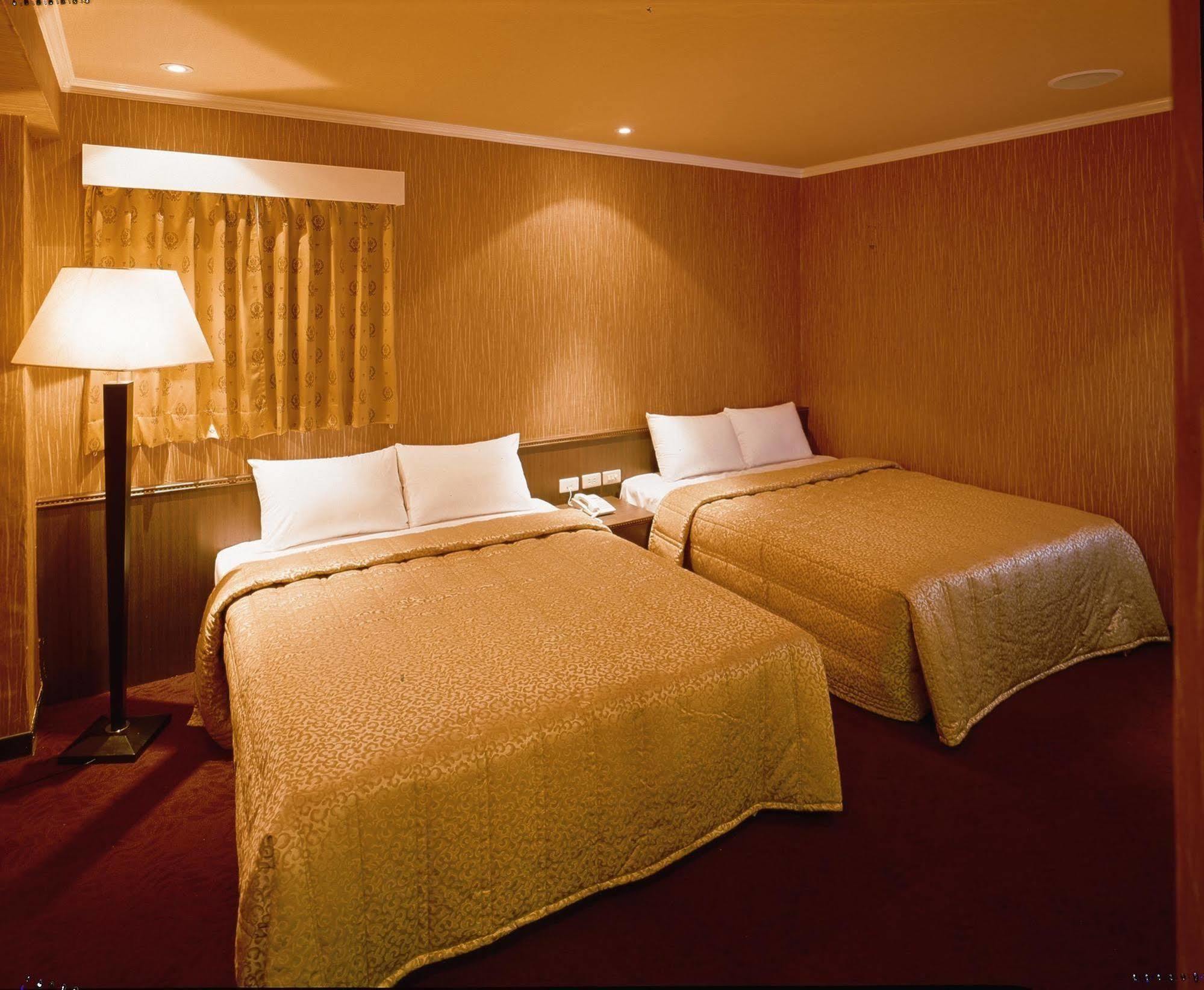 Huahou Hotel เกาสง ภายนอก รูปภาพ