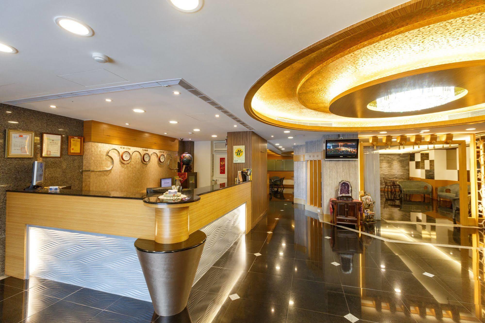 Huahou Hotel เกาสง ภายนอก รูปภาพ
