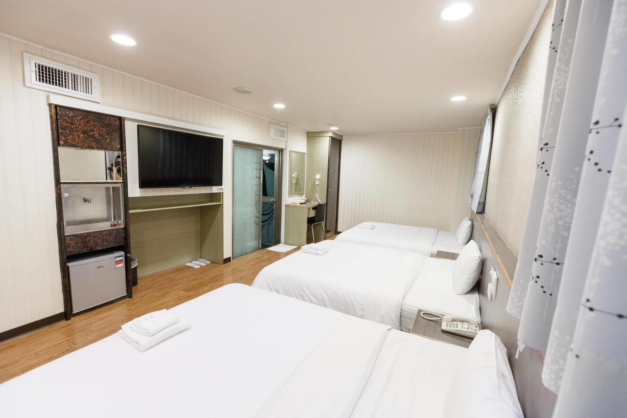 Huahou Hotel เกาสง ภายนอก รูปภาพ