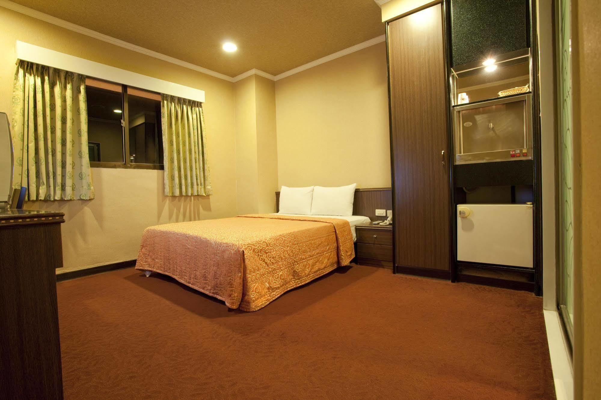 Huahou Hotel เกาสง ภายนอก รูปภาพ